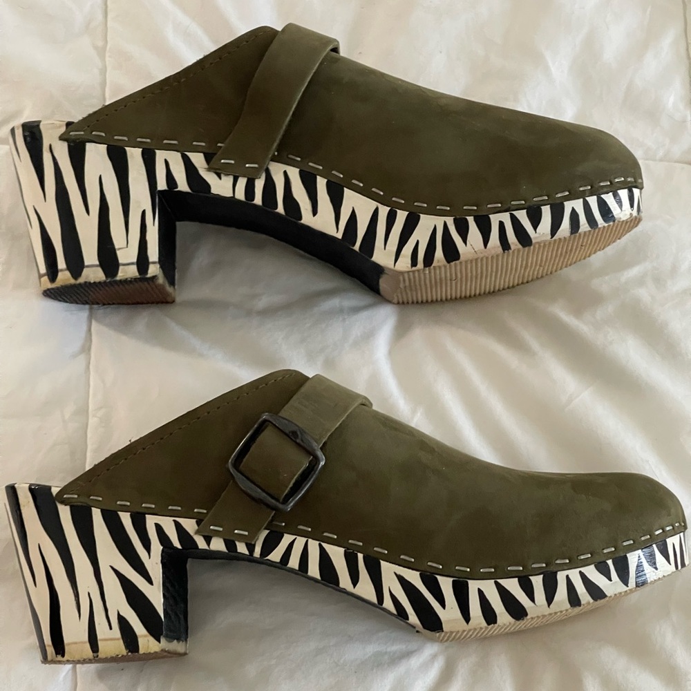 Chameleon Clogs - Sz 39 - Custom Made - Like New